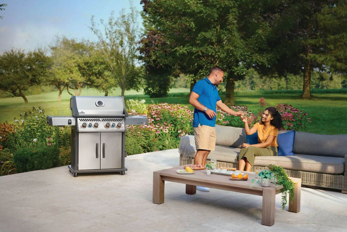 Napoleon Rogue vs Rogue PRO: Which Grill Should You Buy?