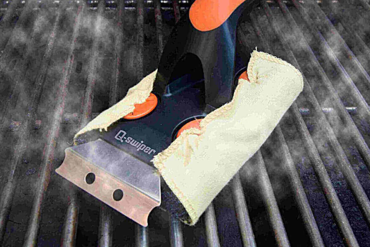 Grill and smoker cleaning tools and degreasers available at DDR BBQ Supply for easy BBQ maintenance and cleanup