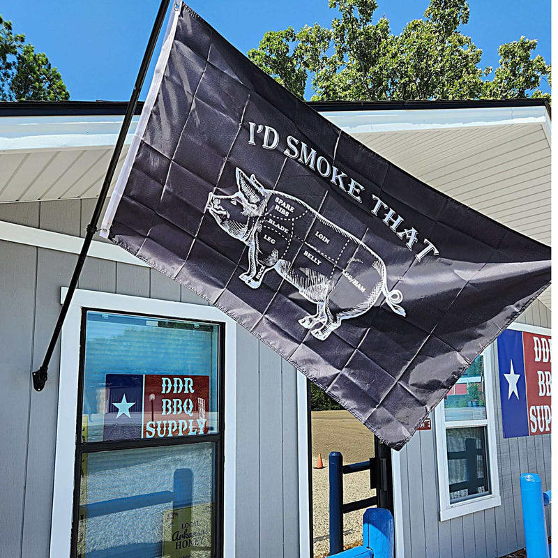 "I’d Smoke That Pig" BBQ flag – 3x5 polyester grill flag with bold pig design for backyard and competition use